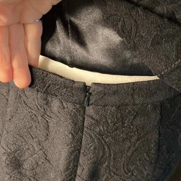 Black lined 2 piece suit - black blended jacquard. - Picture 6 of 11